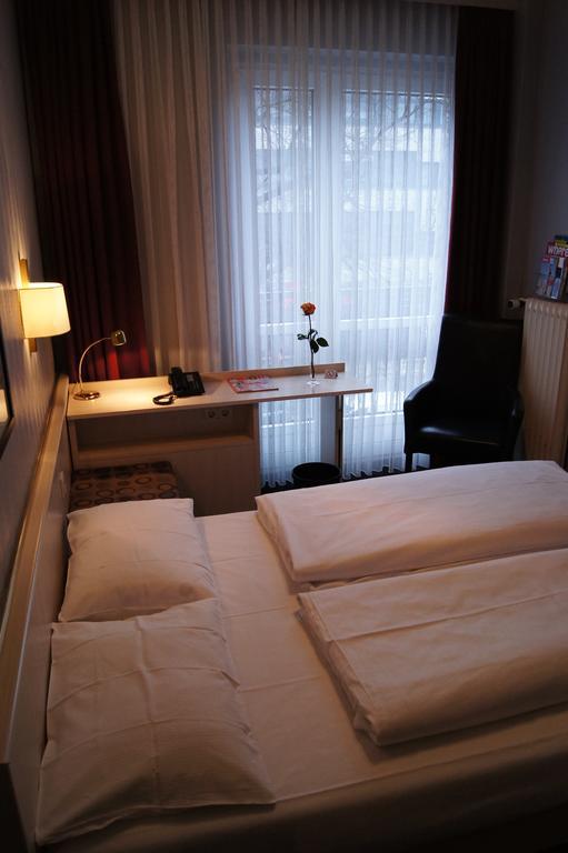 Berlin Plaza Hotel Am Kurfuerstendamm Quarto foto